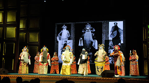 “The Century-old Charm, the Undying Glory”, a Photography Exhibition and Exclusive Performance to Mark the 100th Birthday of Qiu Shengrong